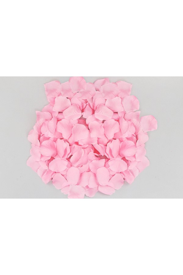 Communion table decorations - pink rose petals - obraz 1