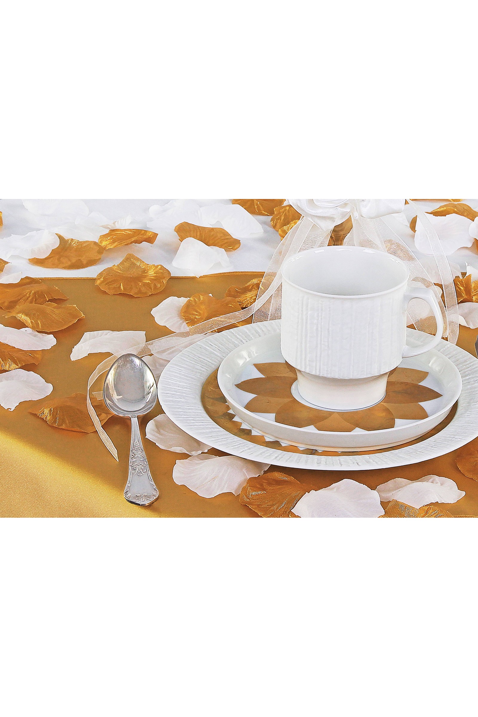 Communion table decorations - set of gold and white rose petals - obraz 1