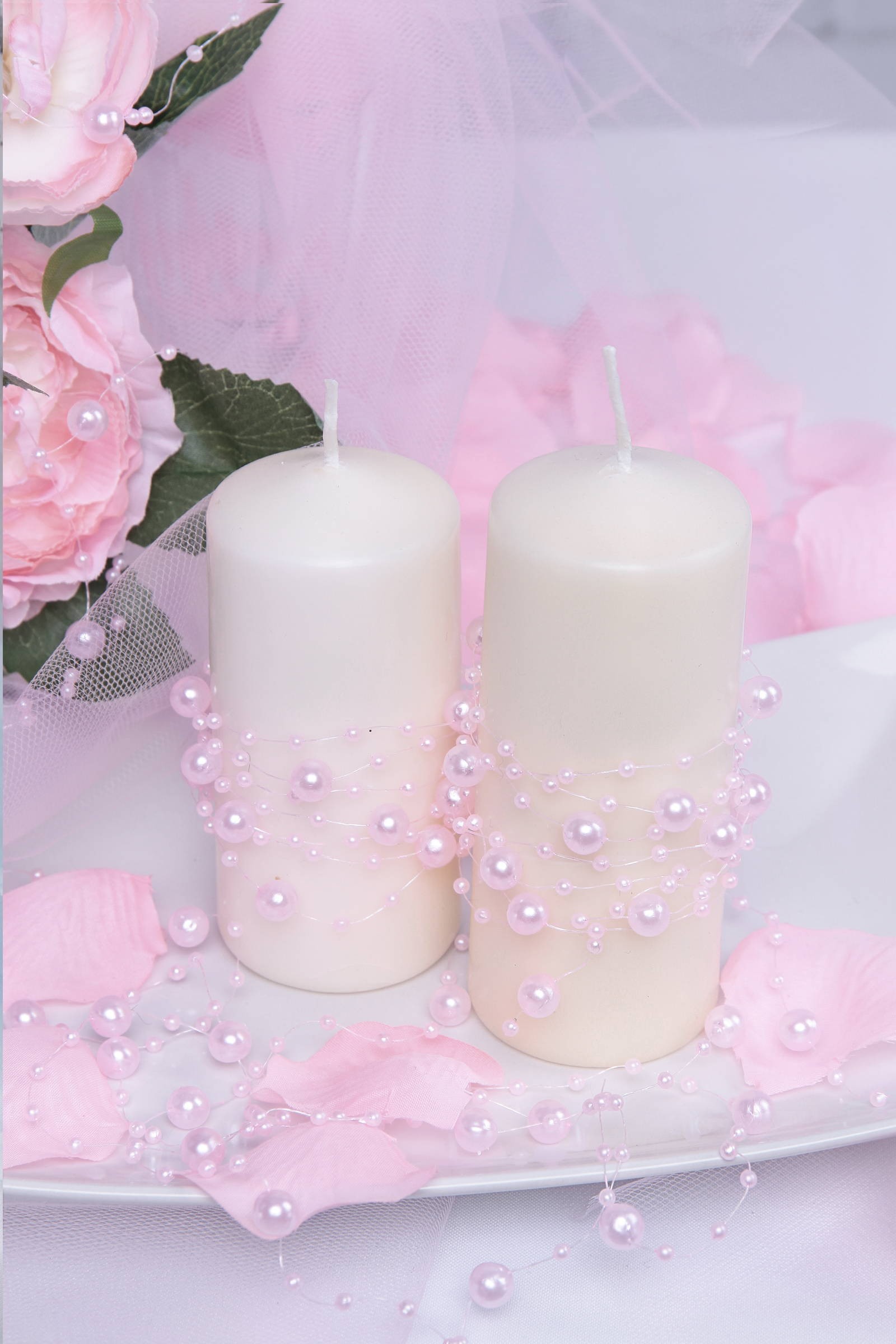 Perle rose dans le chapelet de communion Perle rose dans le chapelet de communion - obraz 0