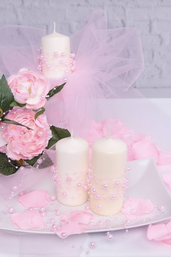 Perle rose dans le chapelet de communion Perle rose dans le chapelet de communion - obraz 1