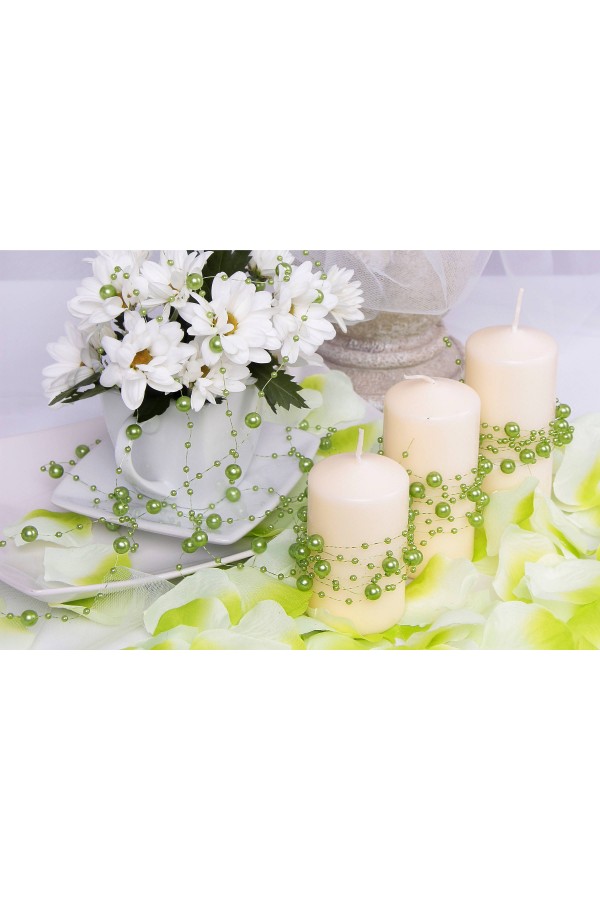 Green pearl in communion garland Green pearl in communion garland - obraz 2